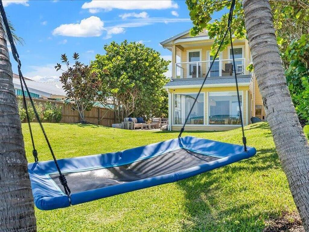 943 S Atlantic Avenue, Cocoa Beach, FL 32931