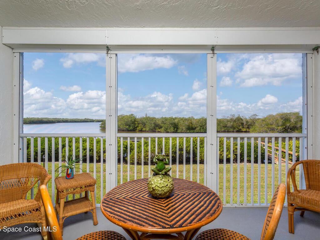 580 S Brevard Avenue, Cocoa Beach, FL 32931