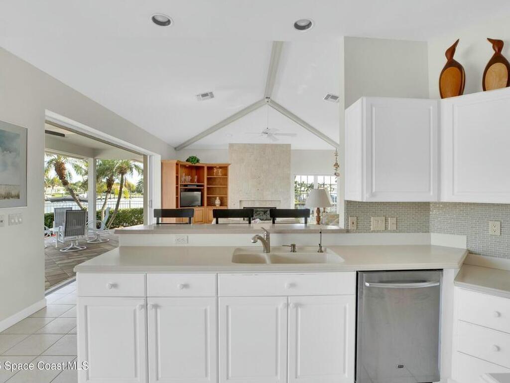 1956 Windward Way, Vero Beach, FL 32963