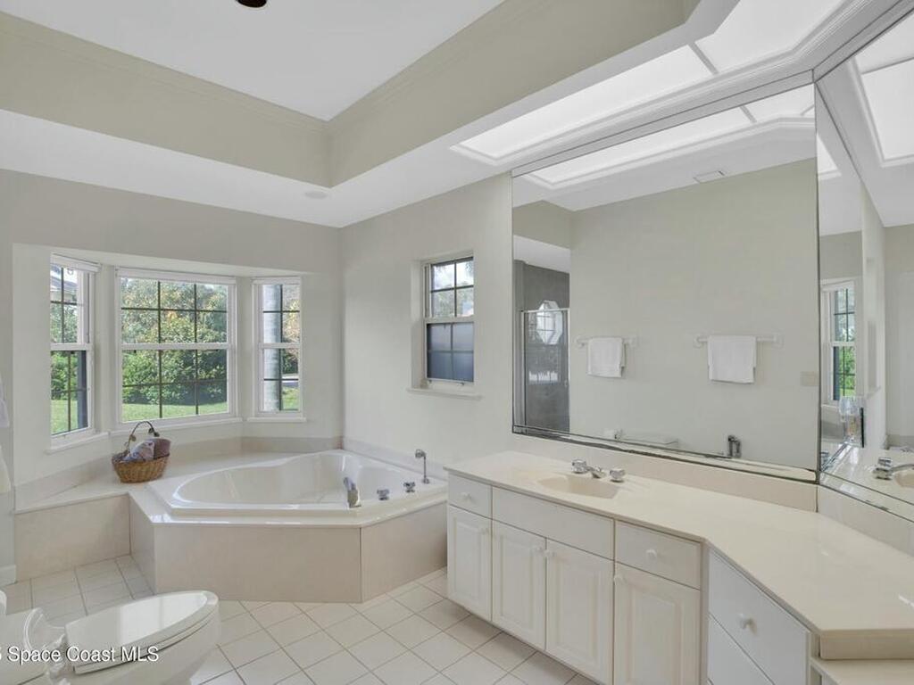 1956 Windward Way, Vero Beach, FL 32963