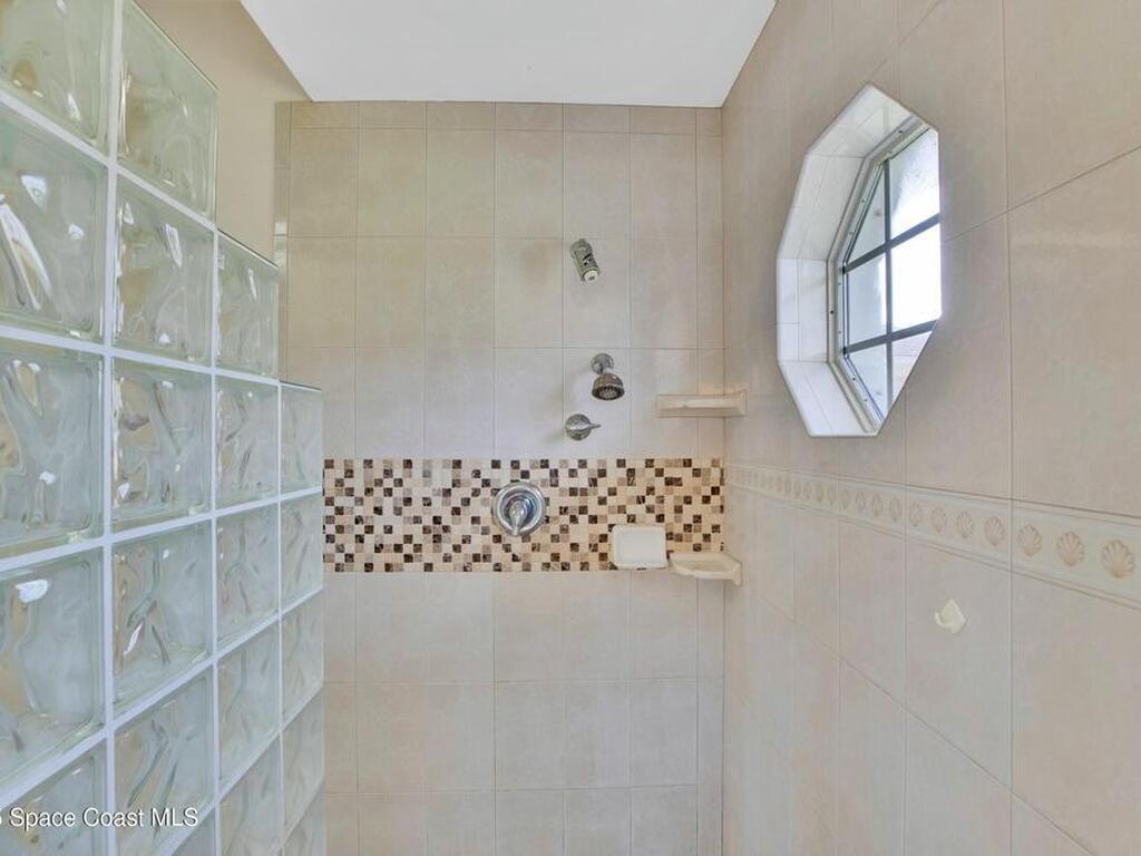 1956 Windward Way, Vero Beach, FL 32963