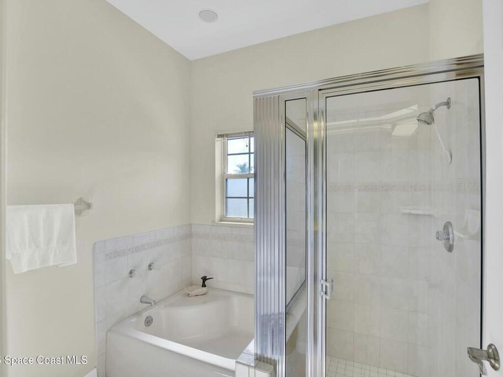 1956 Windward Way, Vero Beach, FL 32963