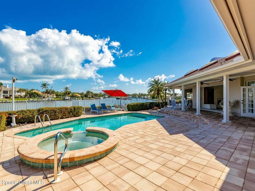 1956 Windward Way, Vero Beach, FL 32963