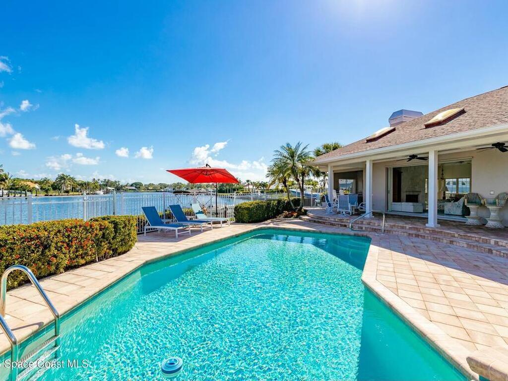 1956 Windward Way, Vero Beach, FL 32963