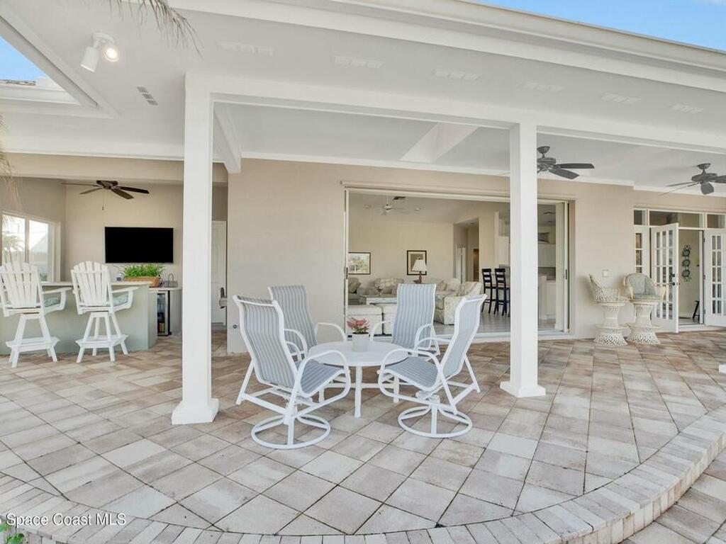 1956 Windward Way, Vero Beach, FL 32963