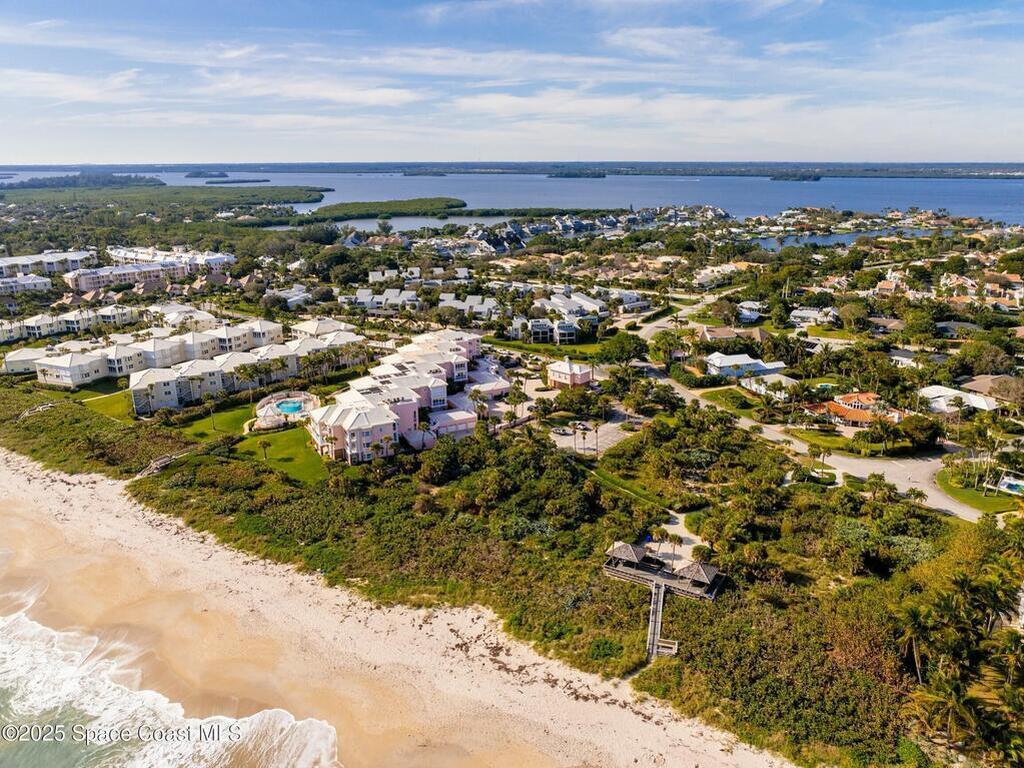 1956 Windward Way, Vero Beach, FL 32963