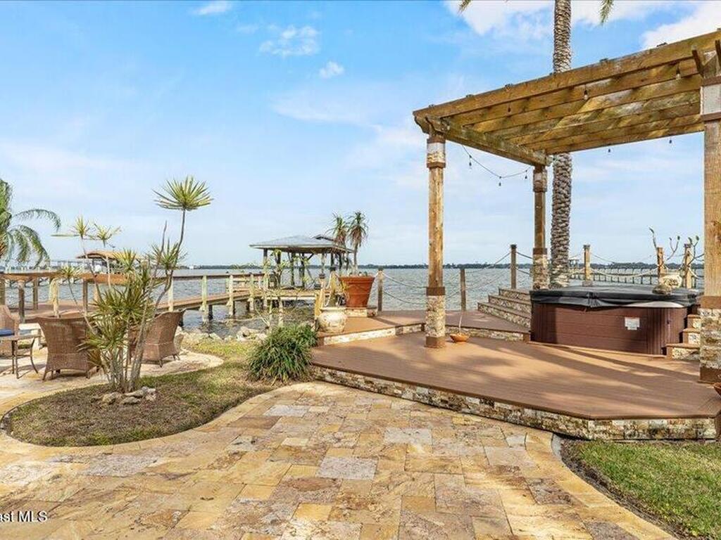 2120 N Indian River Drive, Cocoa, FL 32922