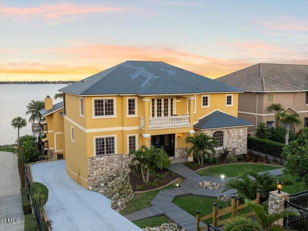 2120 N Indian River Drive, Cocoa, FL 32922