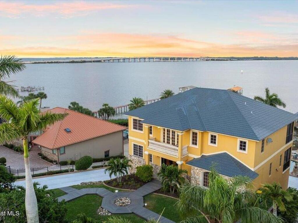2120 N Indian River Drive, Cocoa, FL 32922