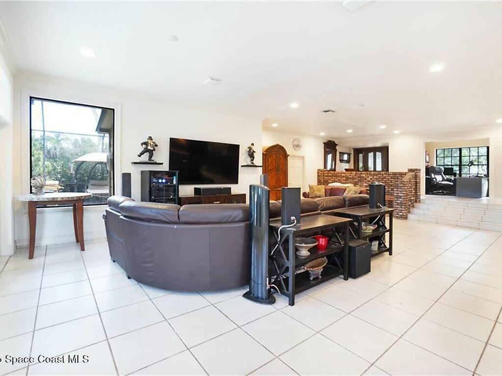 755 S Fischer Circle, Sebastian, FL 32958