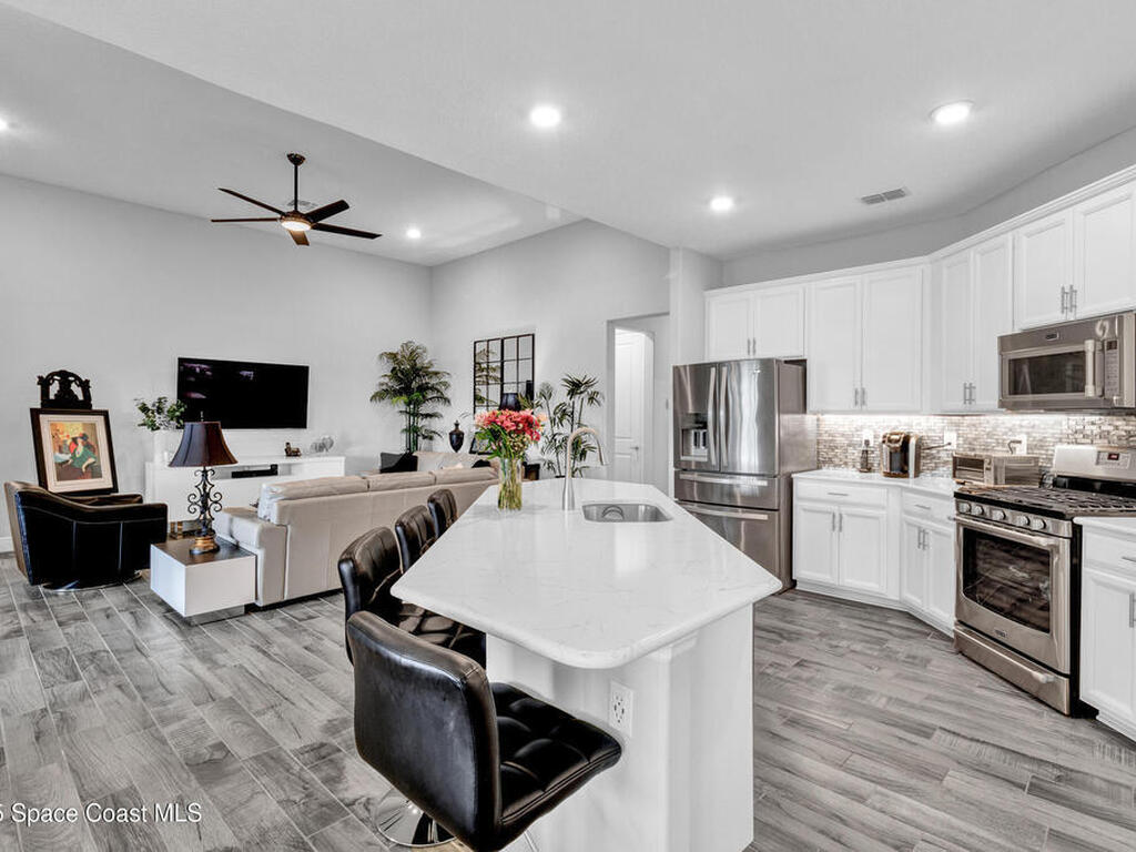 3465 Diamond Leaf Drive, Vero Beach, FL 32966