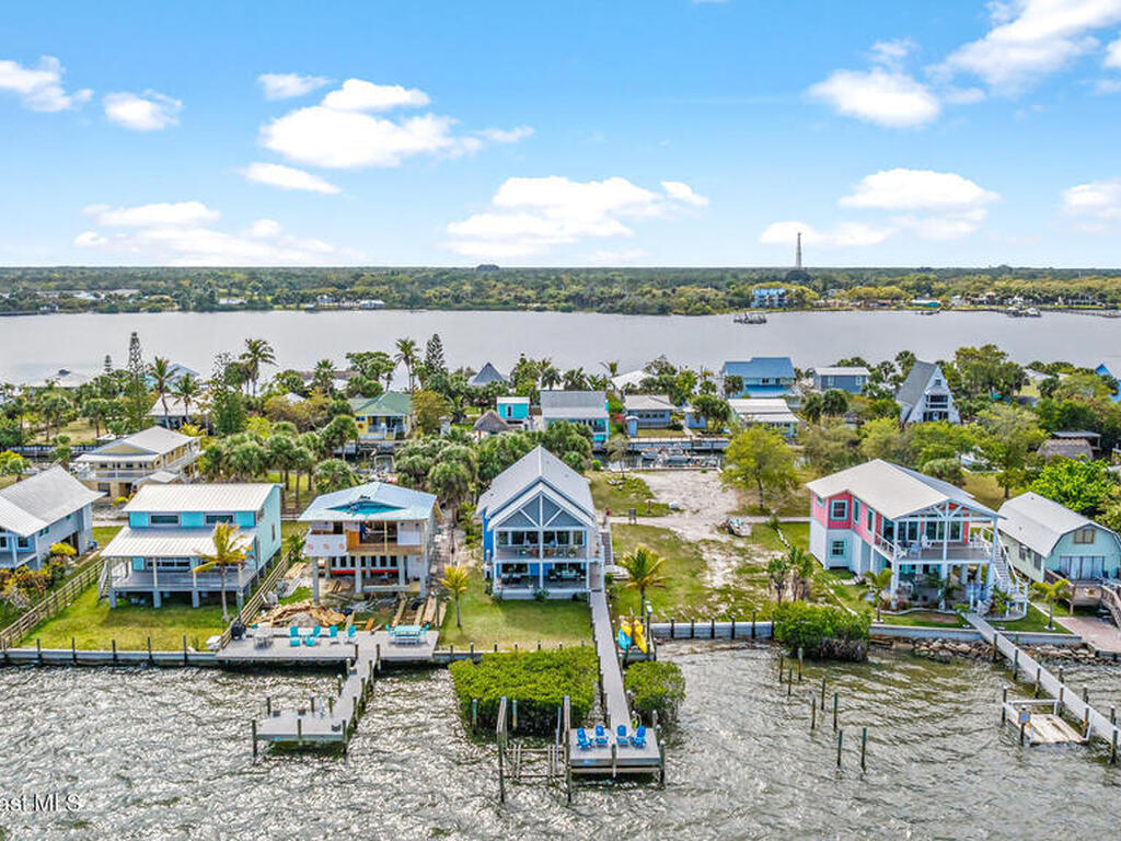 18 Vip Island, Grant, FL 32949