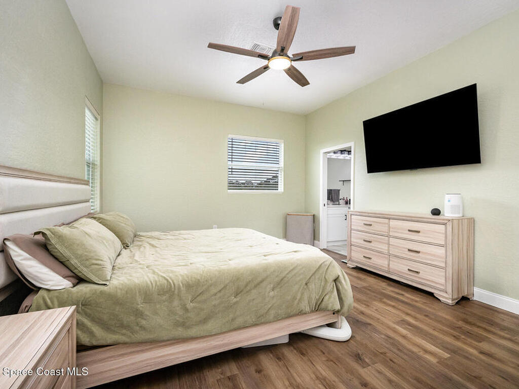 5570 Sanctuary Avenue, Grant, FL 32949