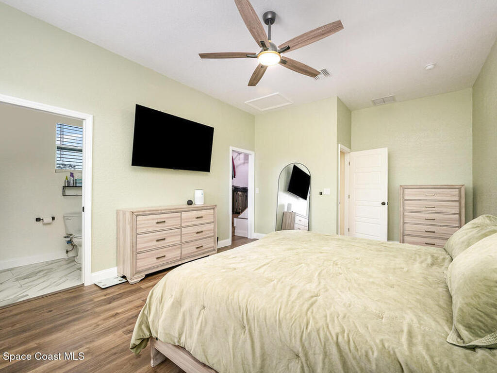 5570 Sanctuary Avenue, Grant, FL 32949