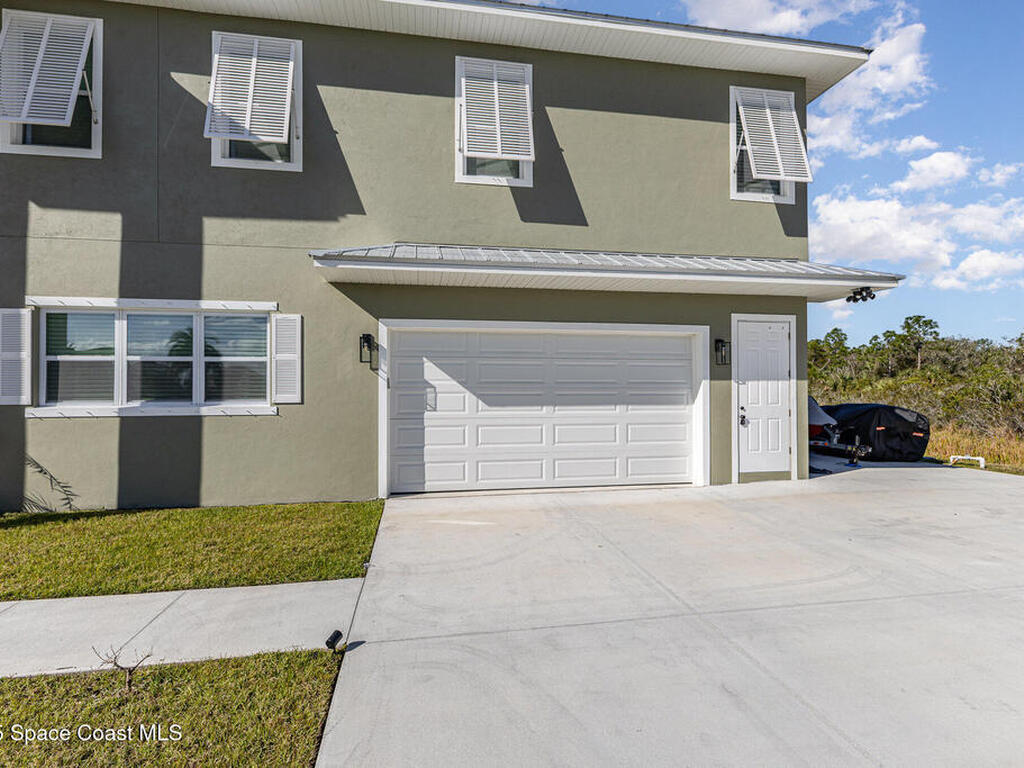5570 Sanctuary Avenue, Grant, FL 32949