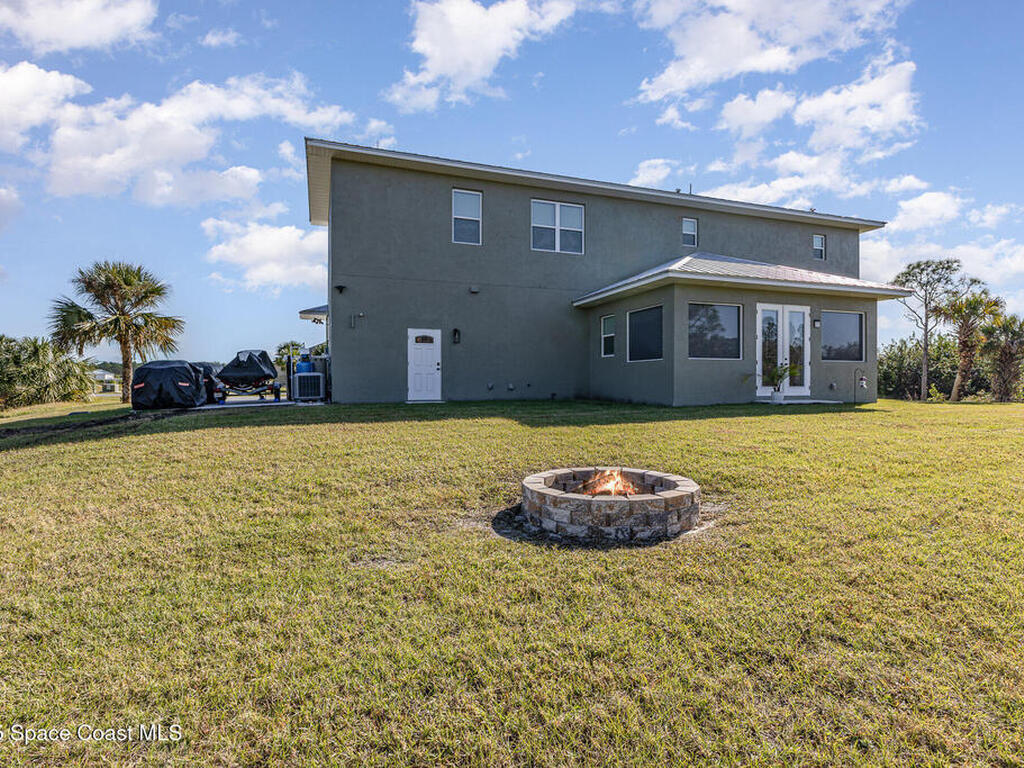 5570 Sanctuary Avenue, Grant, FL 32949