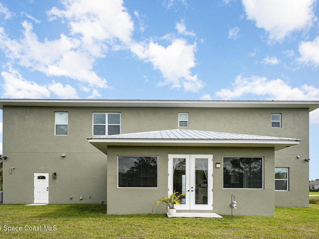 5570 Sanctuary Avenue, Grant, FL 32949