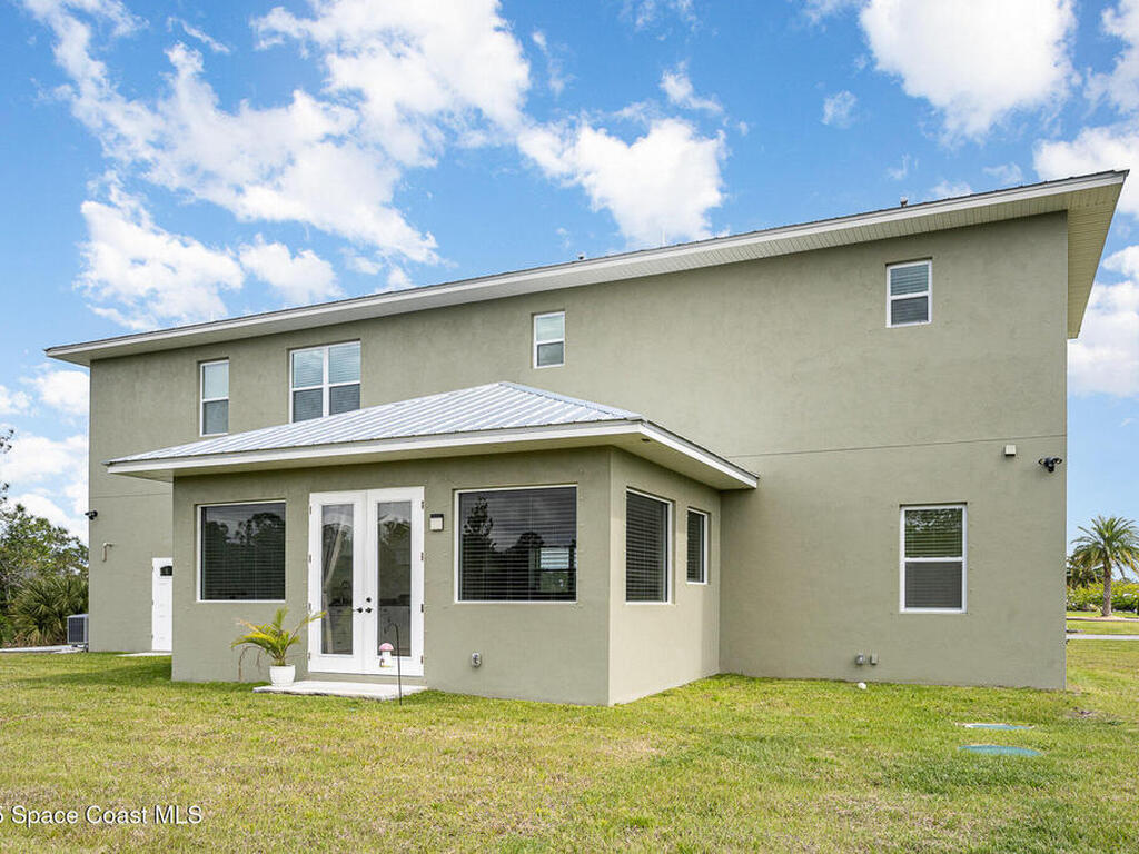 5570 Sanctuary Avenue, Grant, FL 32949