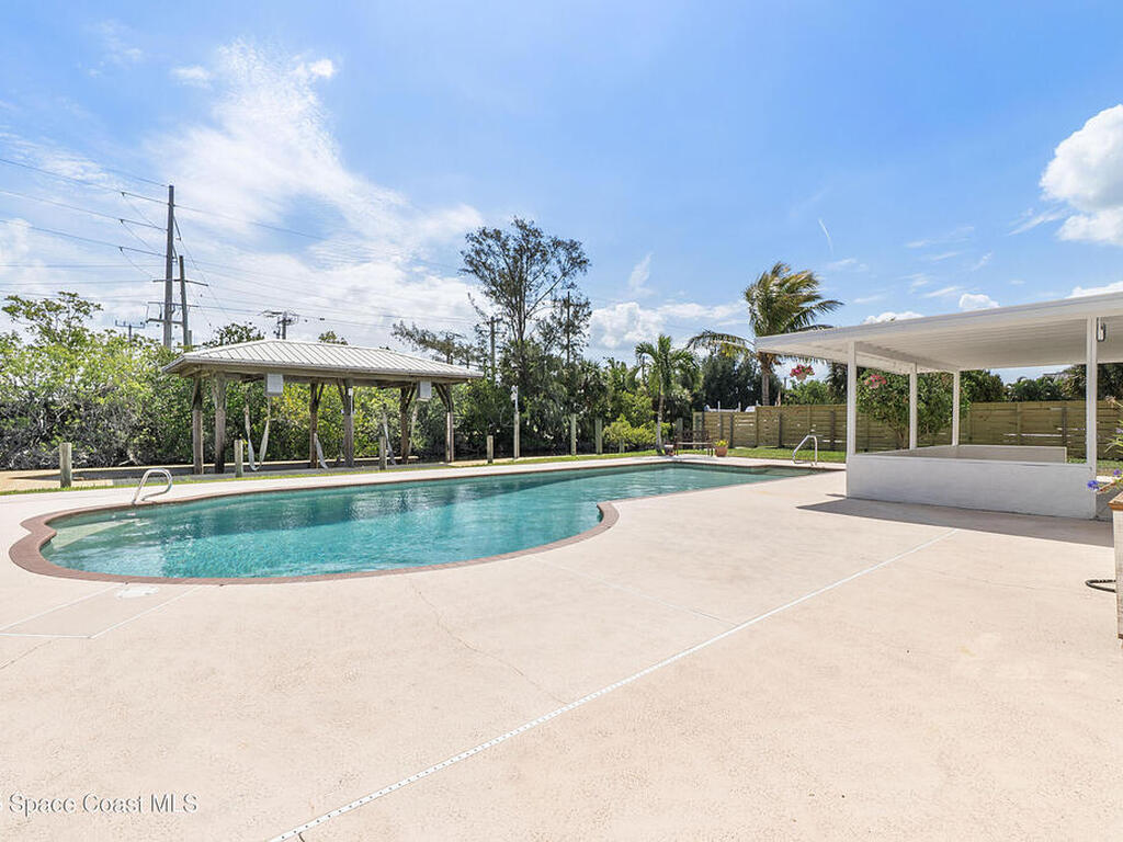 112 Sunset Drive, Cocoa Beach, FL 32931