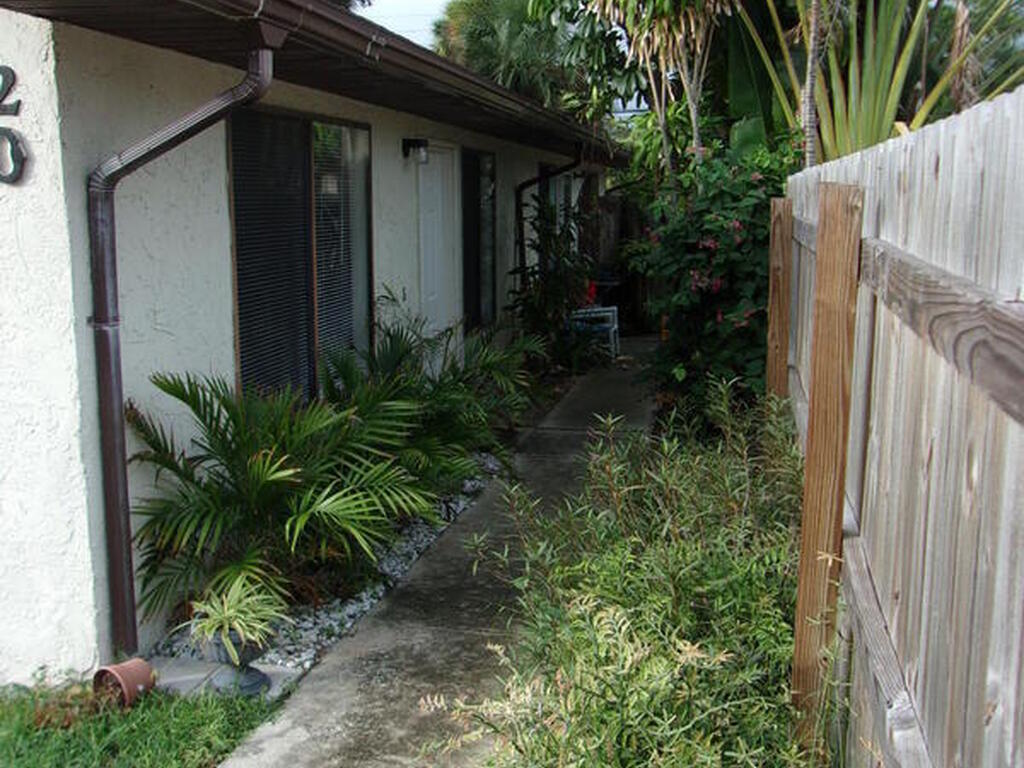 350 Jefferson Avenue, Cape Canaveral, FL 32920