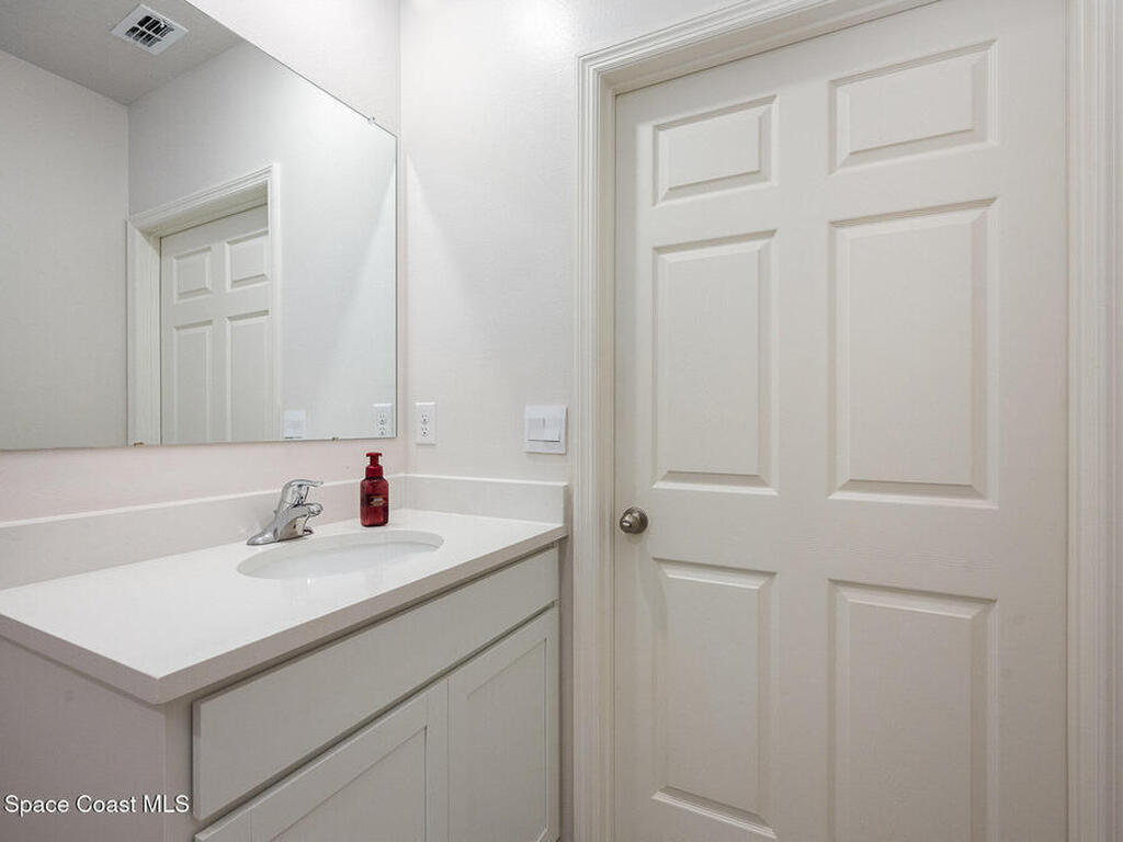 1970 4th Avenue, Vero Beach, FL 32962
