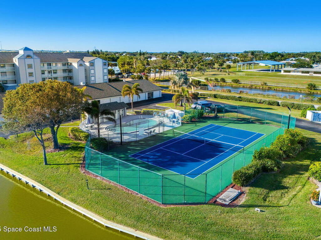 530 S Brevard Avenue, Cocoa Beach, FL 32931