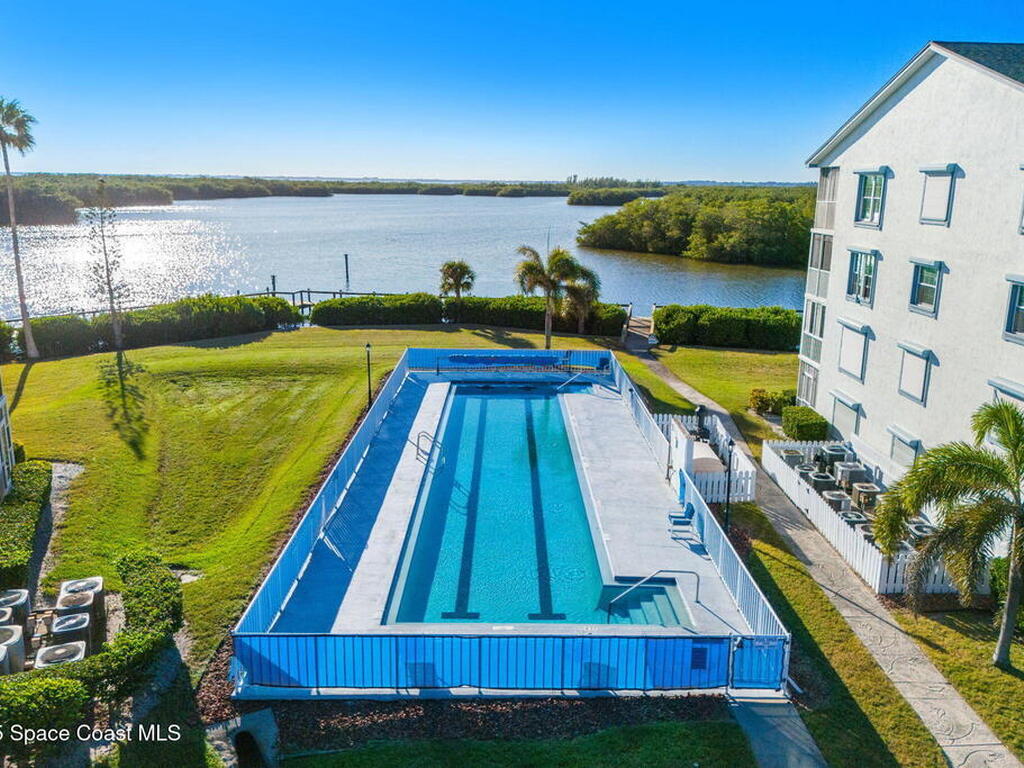 530 S Brevard Avenue, Cocoa Beach, FL 32931