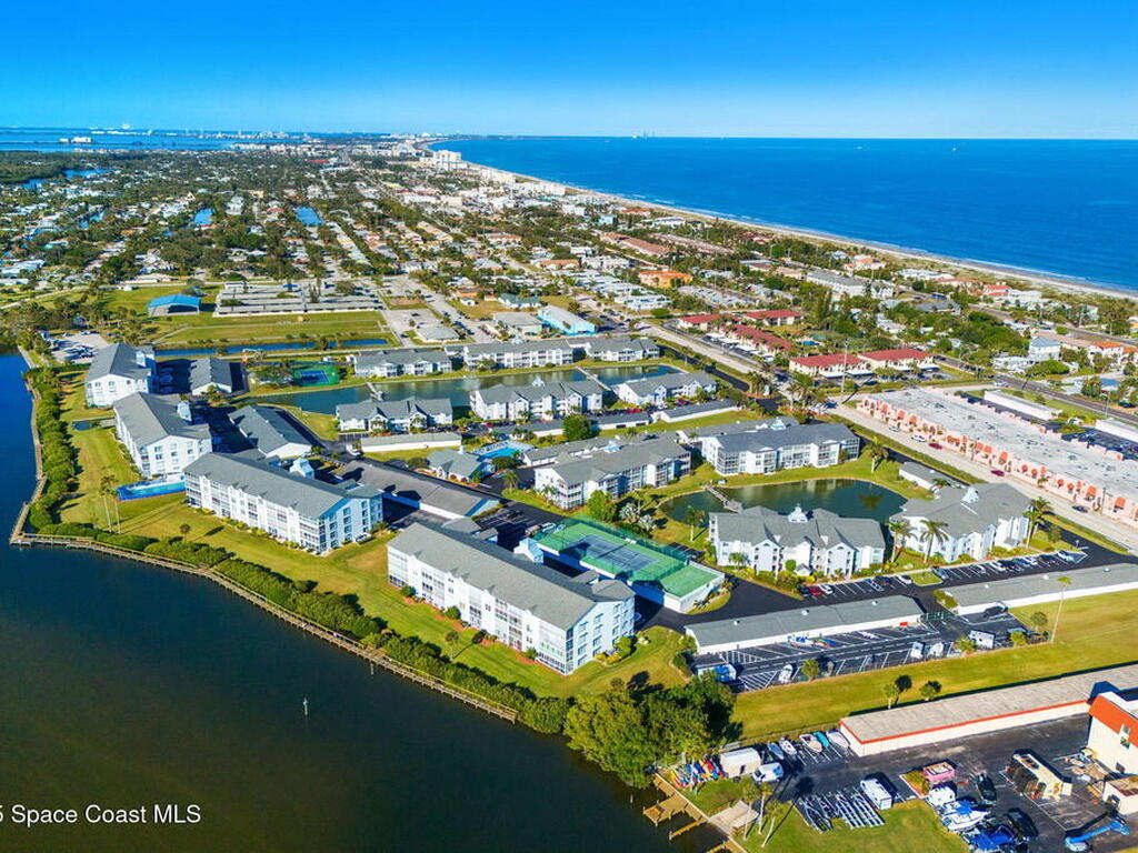 530 S Brevard Avenue, Cocoa Beach, FL 32931