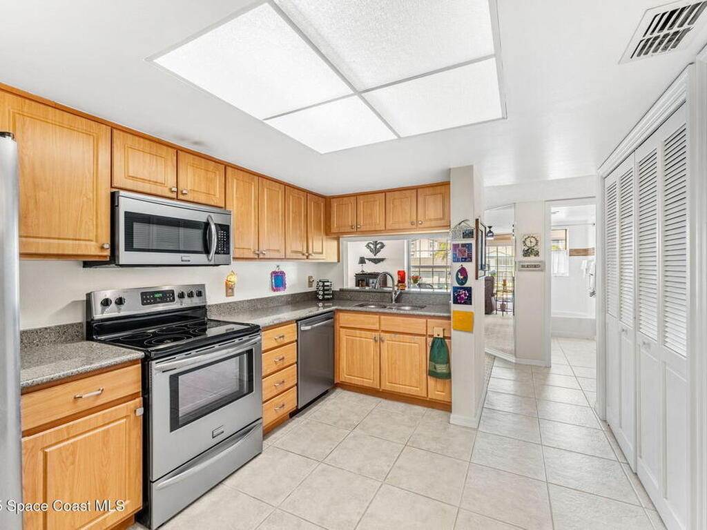 530 S Brevard Avenue, Cocoa Beach, FL 32931