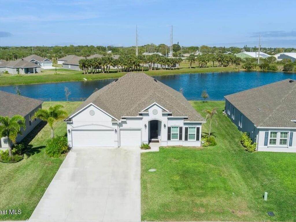 4418 Lago Vista Drive, Micco, FL 32976