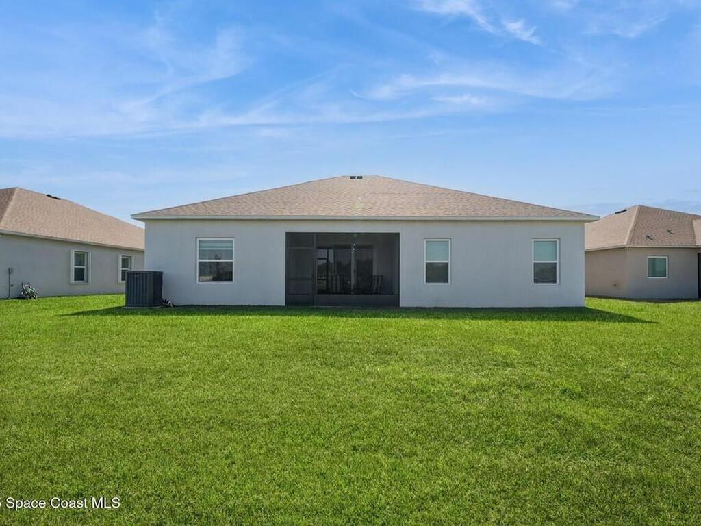 4418 Lago Vista Drive, Micco, FL 32976