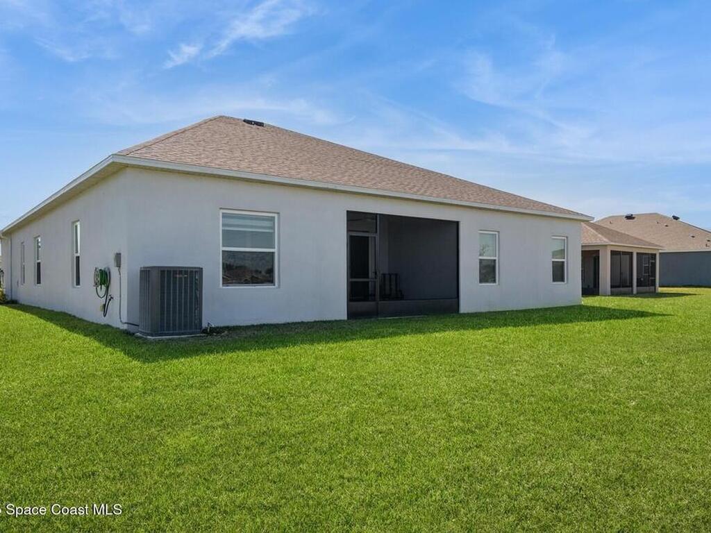 4418 Lago Vista Drive, Micco, FL 32976