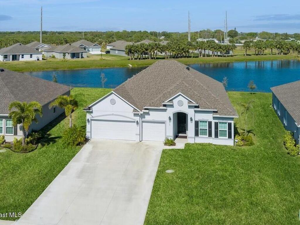 4418 Lago Vista Drive, Micco, FL 32976