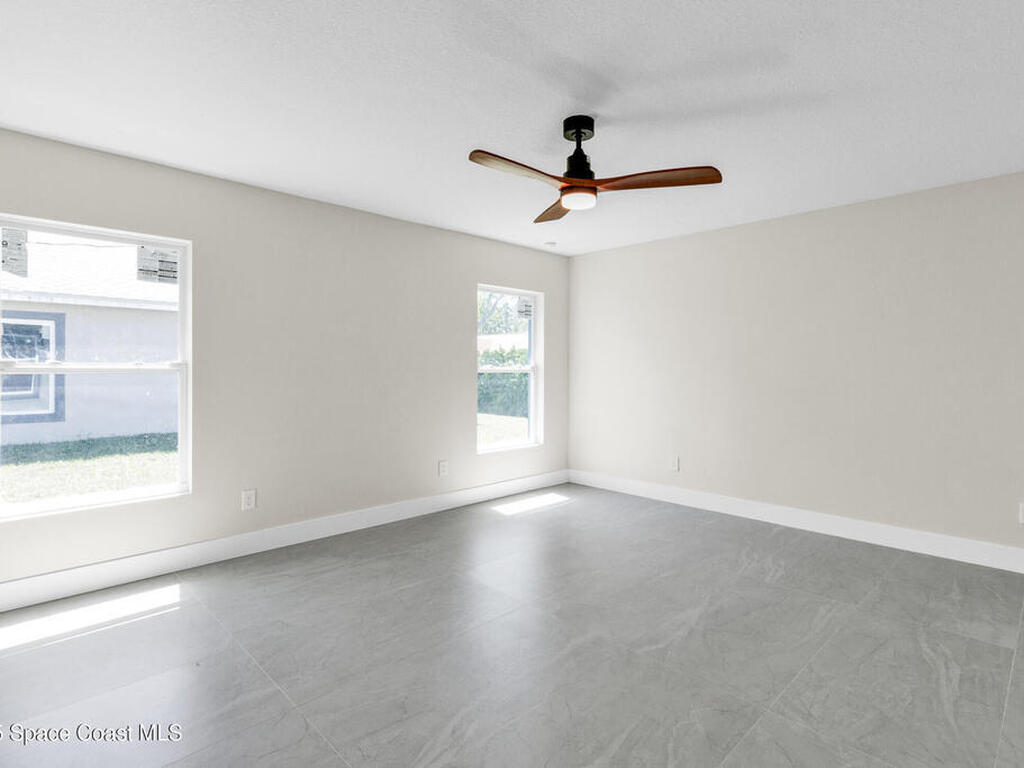 8575 100th Avenue, Vero Beach, FL 32967