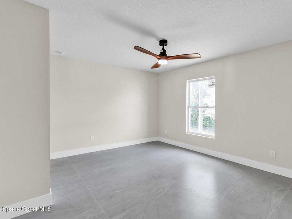 8575 100th Avenue, Vero Beach, FL 32967