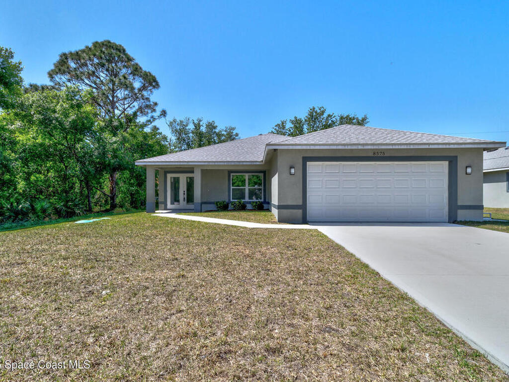 8575 100th Avenue, Vero Beach, FL 32967