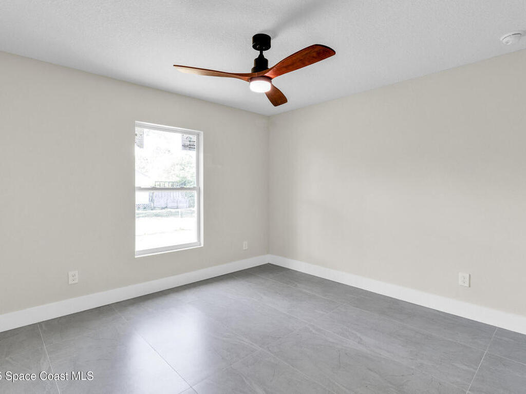 8575 100th Avenue, Vero Beach, FL 32967