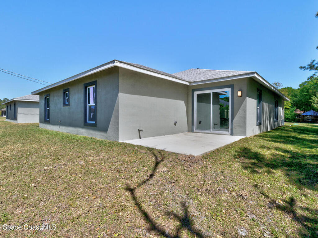 8575 100th Avenue, Vero Beach, FL 32967