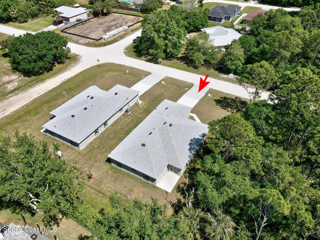 8575 100th Avenue, Vero Beach, FL 32967