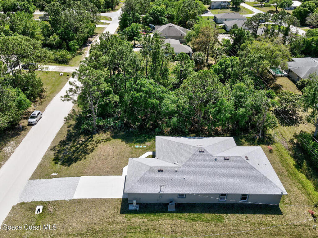 8575 100th Avenue, Vero Beach, FL 32967