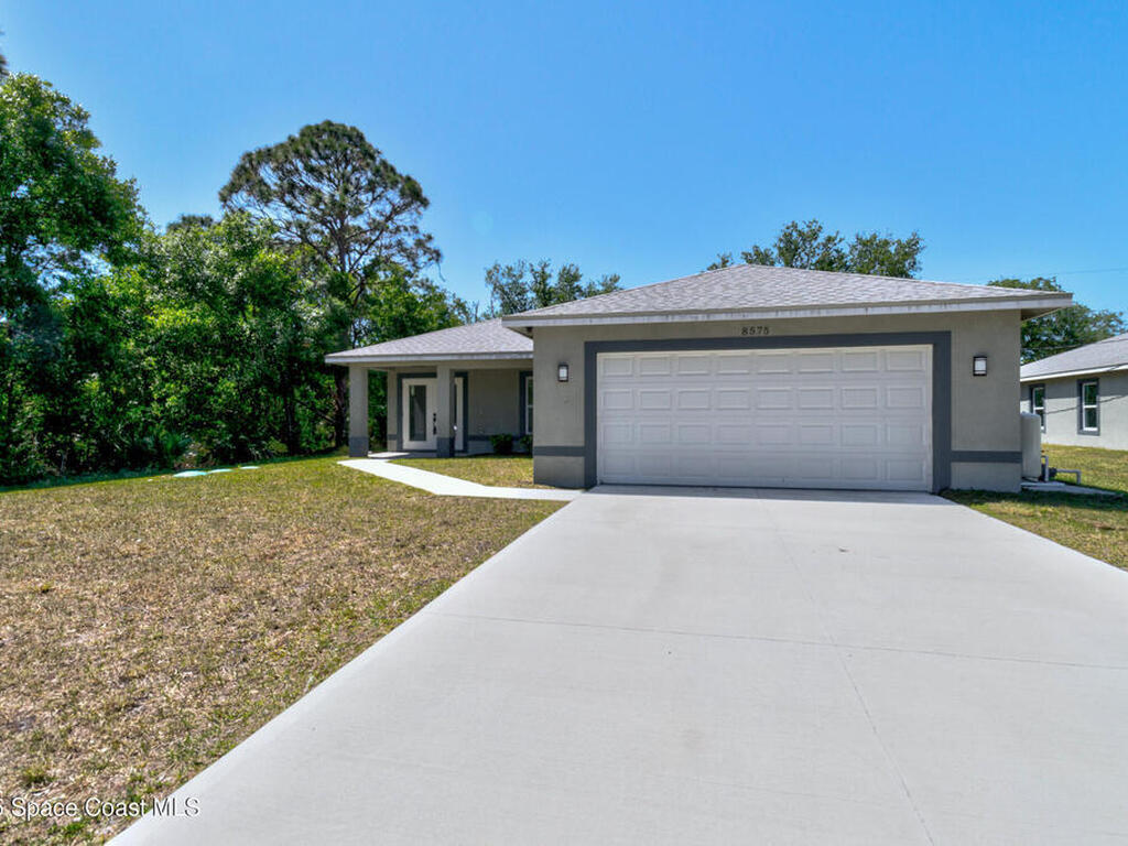 8575 100th Avenue, Vero Beach, FL 32967