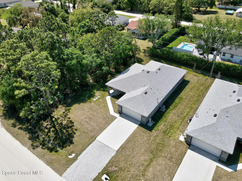 8575 100th Avenue, Vero Beach, FL 32967