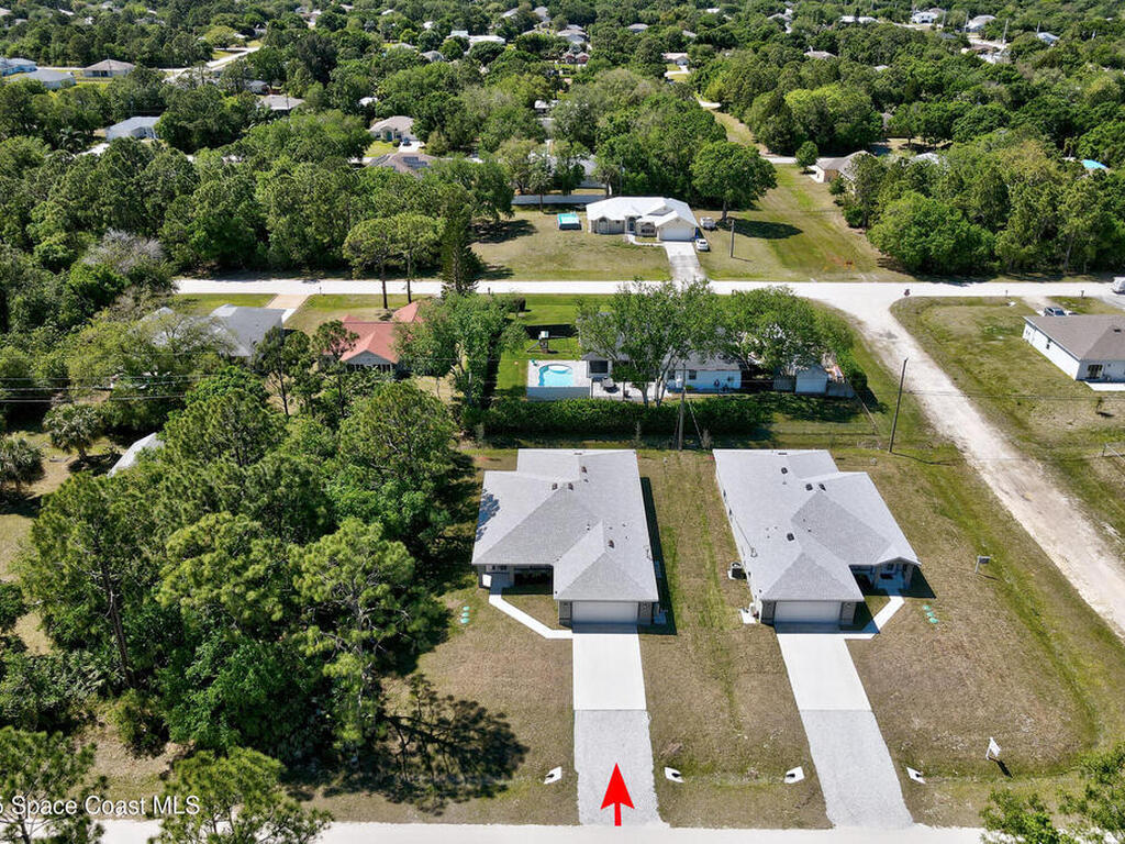 8575 100th Avenue, Vero Beach, FL 32967