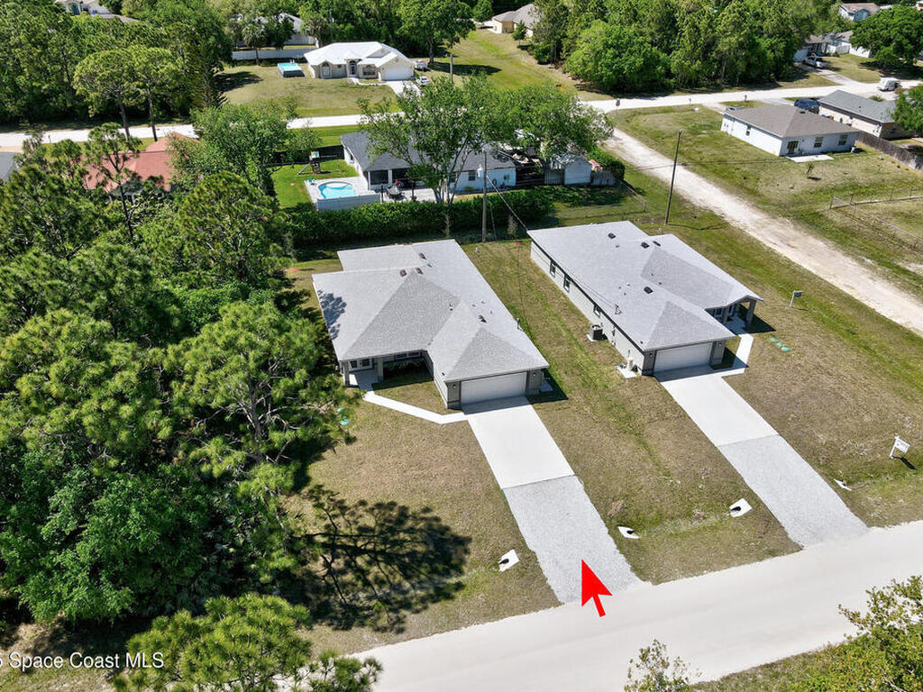 8575 100th Avenue, Vero Beach, FL 32967
