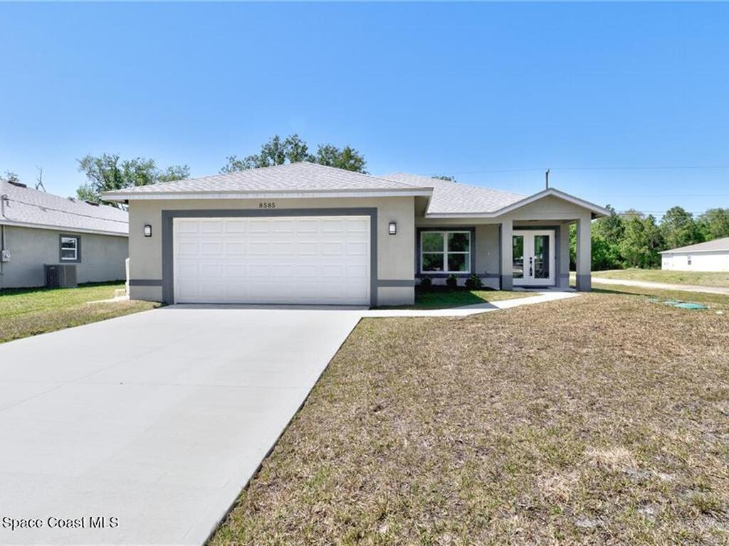 8585 100th Avenue, Vero Beach, FL 32967
