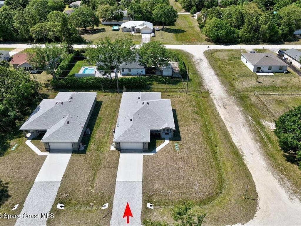 8585 100th Avenue, Vero Beach, FL 32967