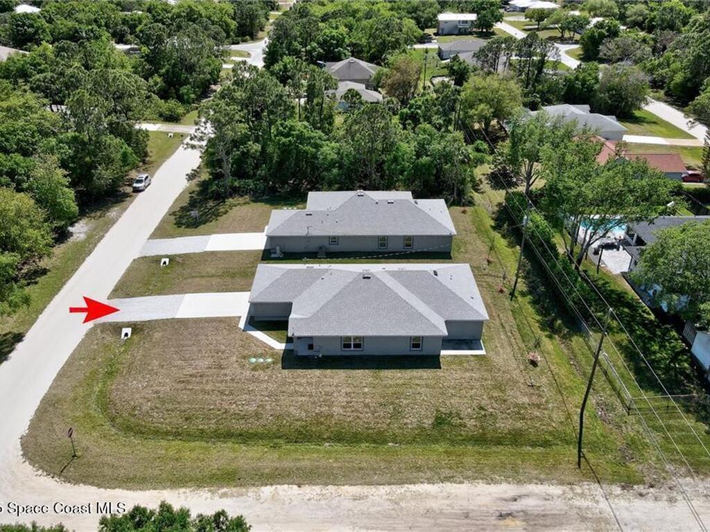 8585 100th Avenue, Vero Beach, FL 32967