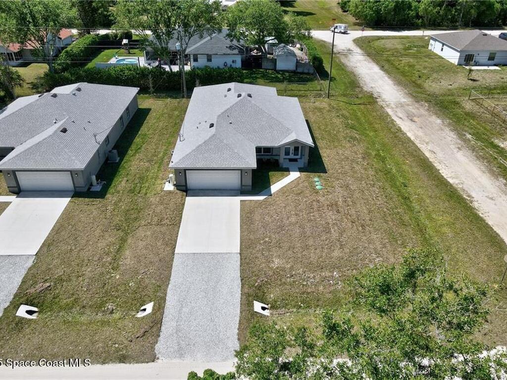 8585 100th Avenue, Vero Beach, FL 32967