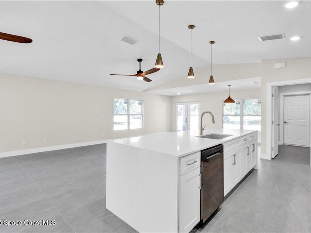 8666 100th Avenue, Vero Beach, FL 32967