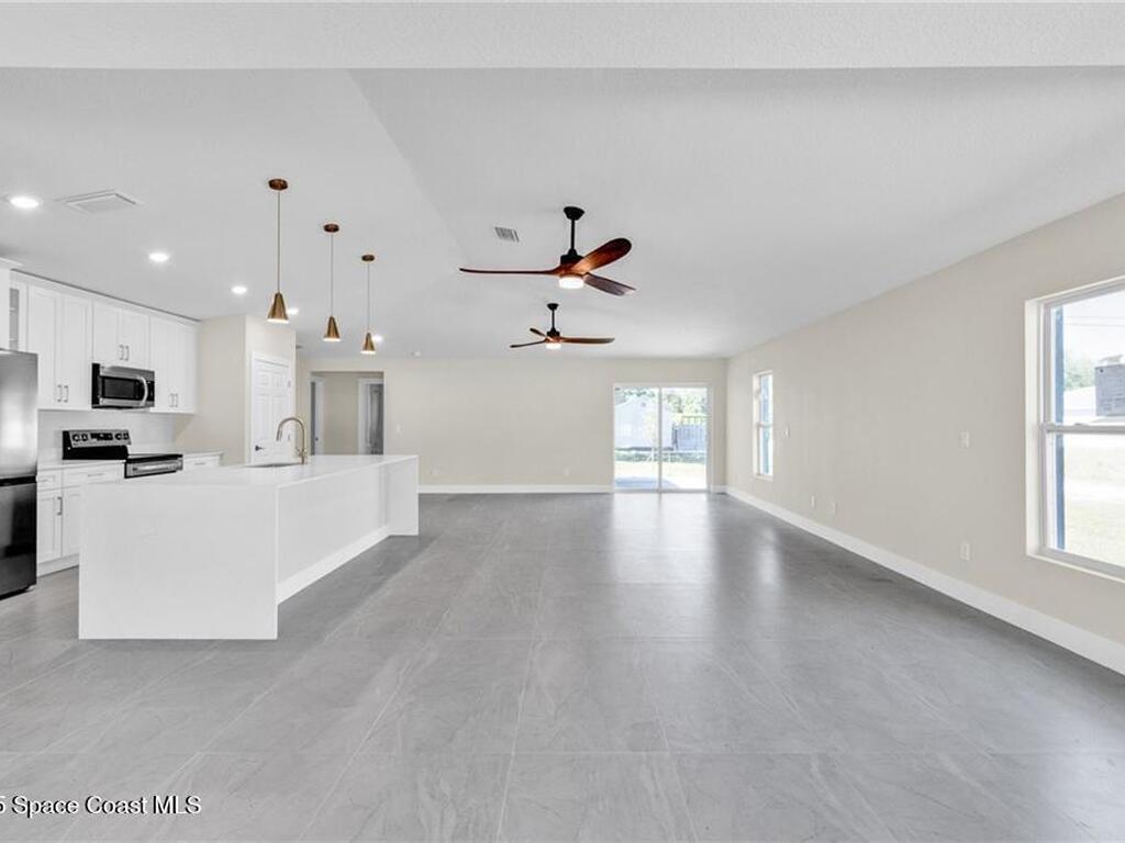 8666 100th Avenue, Vero Beach, FL 32967